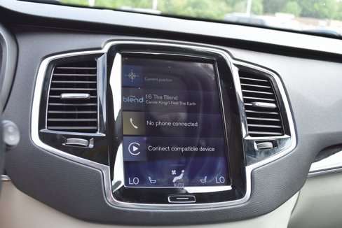 Used 2018 Volvo XC90 T6 Momentum w/ Convenience Package image 21