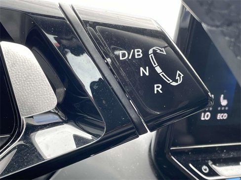 Used 2022 Volkswagen ID.4 Pro image 18