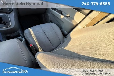 Used 2008 Kia Rondo LX image 14