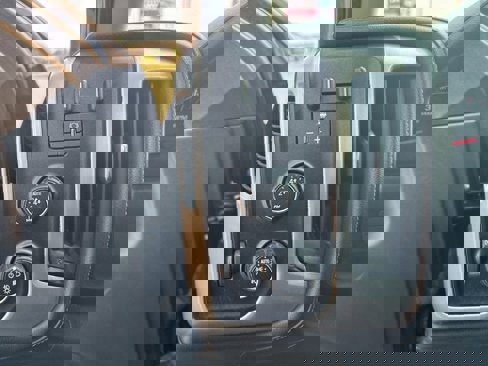 Used 2015 GMC Sierra 1500 SLT w/ SLT Crew Cab Value Package image 18
