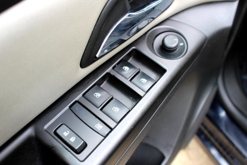 Used 2015 Chevrolet Cruze LS image 13