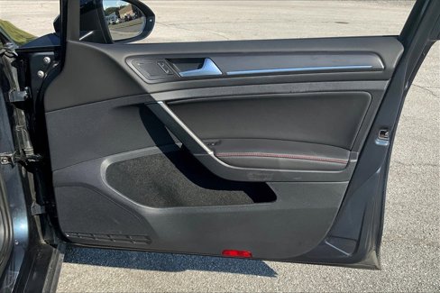 Used 2020 Volkswagen GTI SE image 24