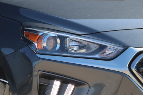 Used 2020 Hyundai Ioniq SE image 5