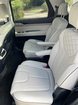 Used 2021 Hyundai Palisade Calligraphy image 9