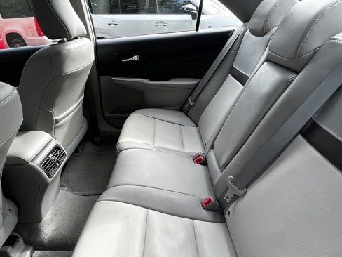 Used 2014 Toyota Camry XLE image 31