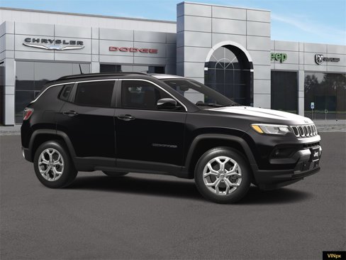 New 2025 Jeep Compass Latitude image 30