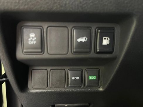 Used 2018 Nissan Rogue SV image 10
