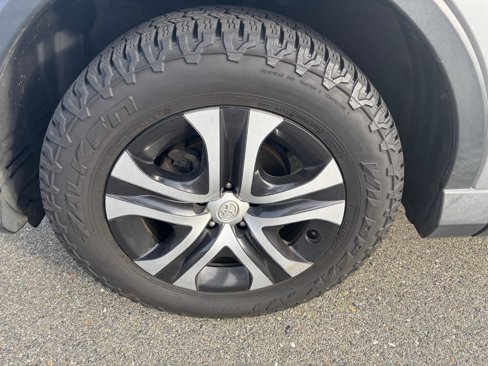 Used 2018 Toyota RAV4 LE image 16