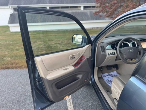 Used 2004 Toyota Highlander 4WD V6 image 12