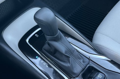 Used 2021 Toyota Corolla LE image 17