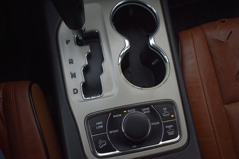 Used 2012 Jeep Grand Cherokee Overland Summit image 25