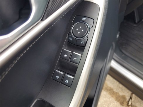 Used 2021 Ford Explorer XLT w/ Equipment Group 202A image 22
