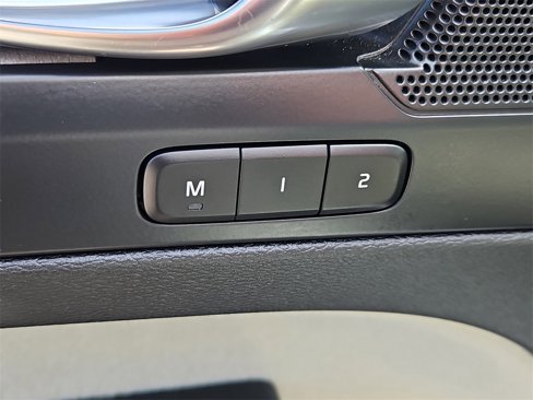 Used 2023 Volvo XC40 B5 Plus w/ Driver Assist Package image 20
