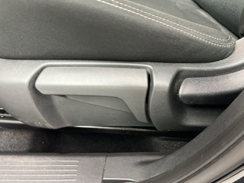 Used 2023 Nissan Rogue S image 10