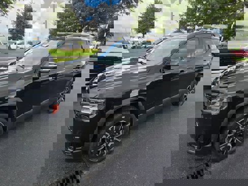 Used 2021 GMC Acadia SLE w/ Driver Convenience Package image 9