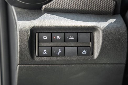 Used 2020 Nissan Kicks S image 37