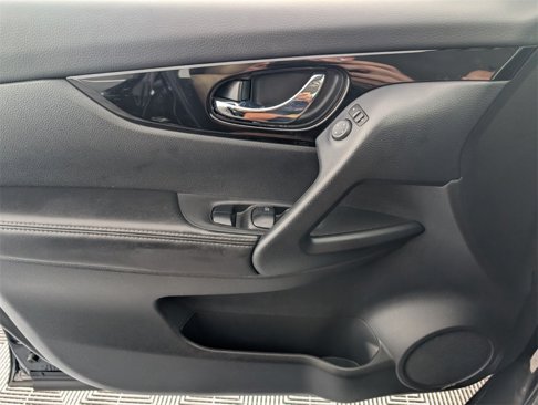 Used 2022 Nissan Rogue Sport SV image 26