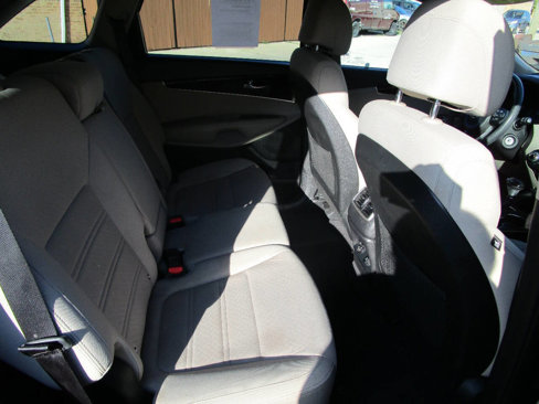 Used 2017 Kia Sorento AWD image 22