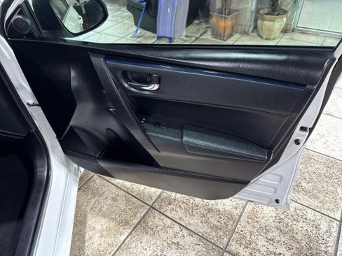 Used 2019 Toyota Corolla SE w/ SE Premium Package image 28
