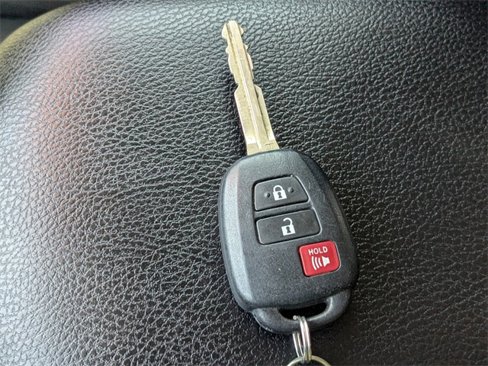 Used 2016 Toyota RAV4 LE image 25