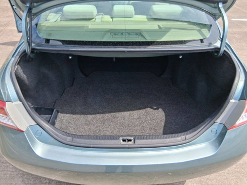 Used 2011 Toyota Camry LE image 20