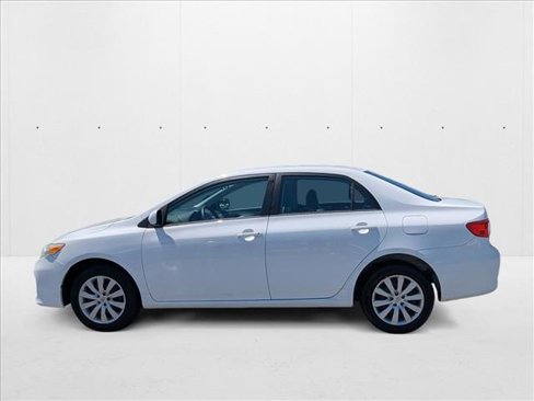Used 2013 Toyota Corolla LE image 8