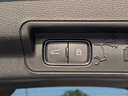 Used 2023 Ford Explorer Limited image 14