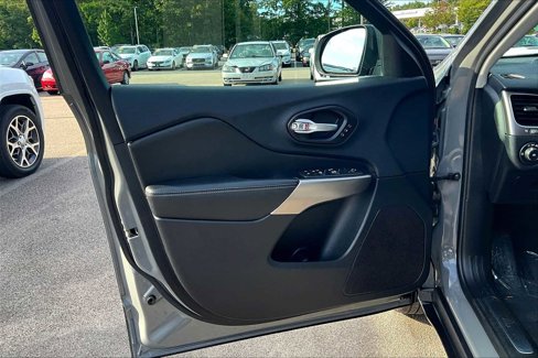 Used 2020 Jeep Cherokee Limited image 20