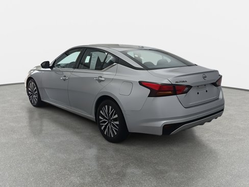 Used 2023 Nissan Altima 2.5 SV image 5