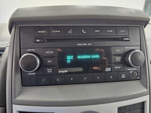 Used 2010 Chrysler Town & Country Touring image 16