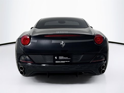 Certified 2014 Ferrari California image 6
