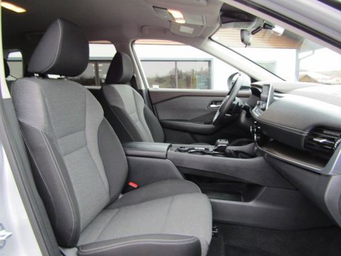 Used 2022 Nissan Rogue SV image 15