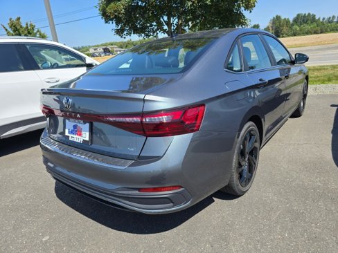 New 2025 Volkswagen Jetta SE image 4