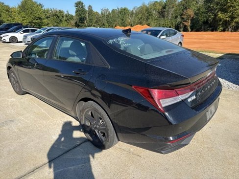 Used 2023 Hyundai Elantra SEL image 7