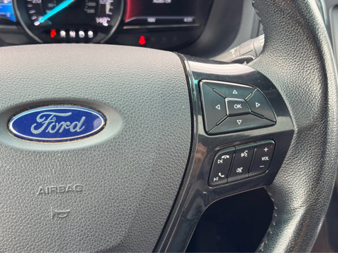 Used 2017 Ford Explorer XLT w/ XLT Technology Feature Bundle image 16