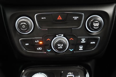 Used 2020 Jeep Compass Limited image 27