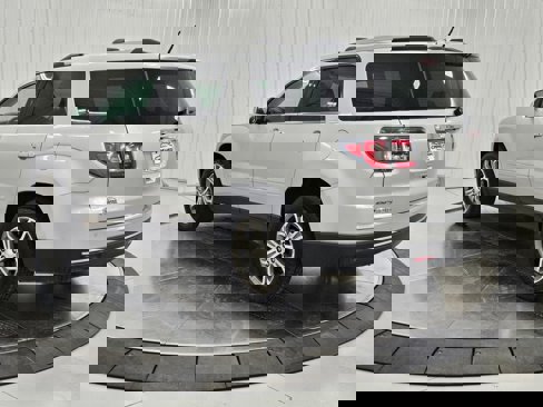 Used 2016 GMC Acadia SLT image 30