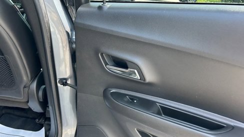 Used 2019 Chevrolet Trax LT w/ LT Convenience Package image 39
