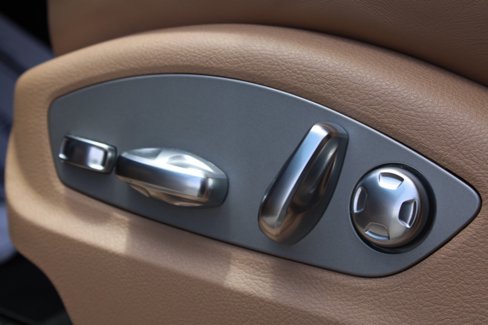 Used 2024 Porsche Macan image 21