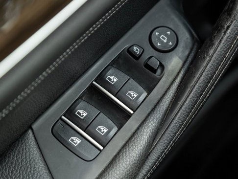 Used 2019 BMW 530i w/ Convenience Package image 19