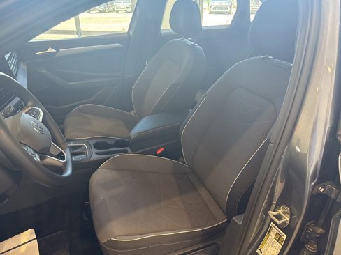 Used 2025 Volkswagen Jetta Sport image 13
