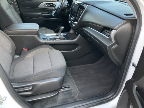 Used 2020 Chevrolet Traverse LT image 15