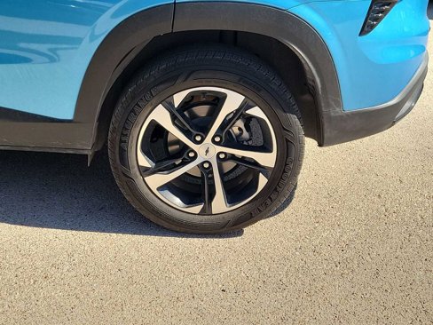 Used 2025 Chevrolet Trax RS image 8