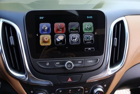 Used 2018 Chevrolet Equinox Premier image 23