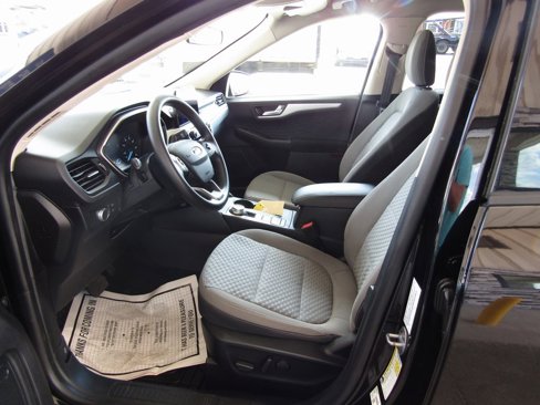 Used 2020 Ford Escape SE image 20