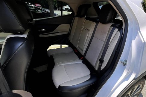 Used 2021 Buick Encore Preferred w/ Safety Package image 21