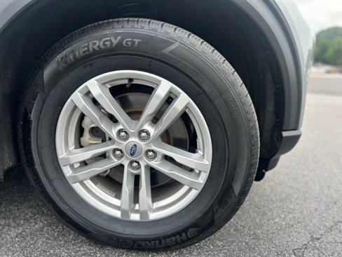 Used 2022 Ford Explorer XLT image 13