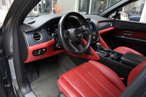 Used 2021 Bentley Bentayga image 12