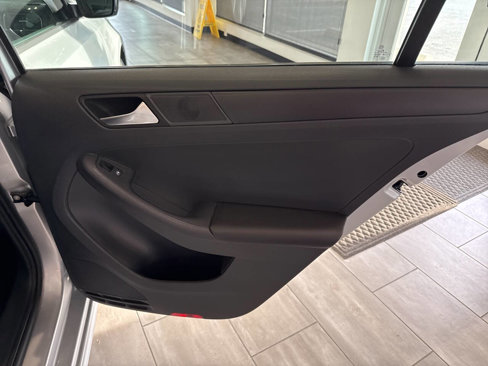 Used 2013 Volkswagen Jetta S image 30