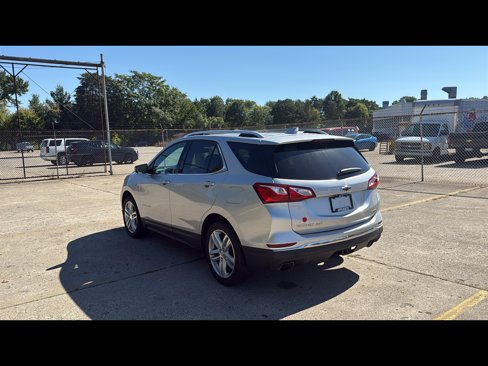 Used 2018 Chevrolet Equinox Premier image 4